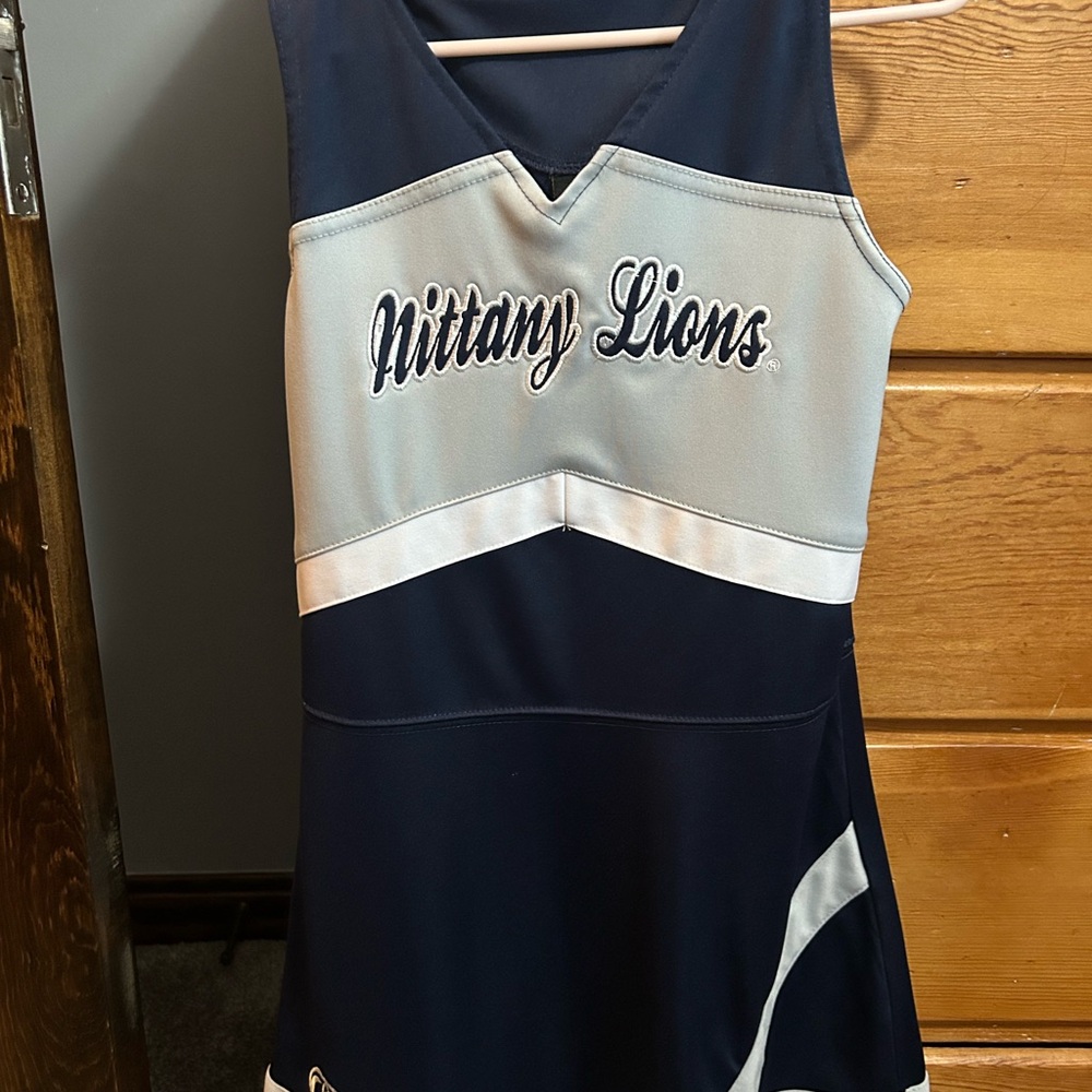 Penn State cheerleading outfit